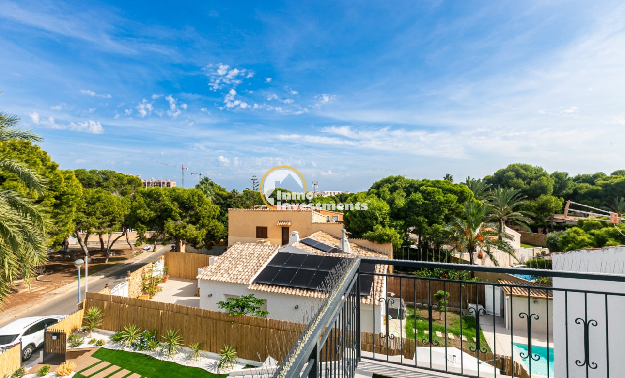 Bestaande bouw - Half vrijstaande villa - Torrevieja - Punta prima