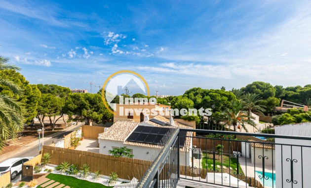 Bestaande bouw - Half vrijstaande villa - Torrevieja - Punta prima