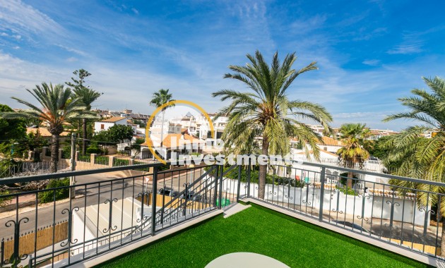 Bestaande bouw - Half vrijstaande villa - Torrevieja - Punta prima