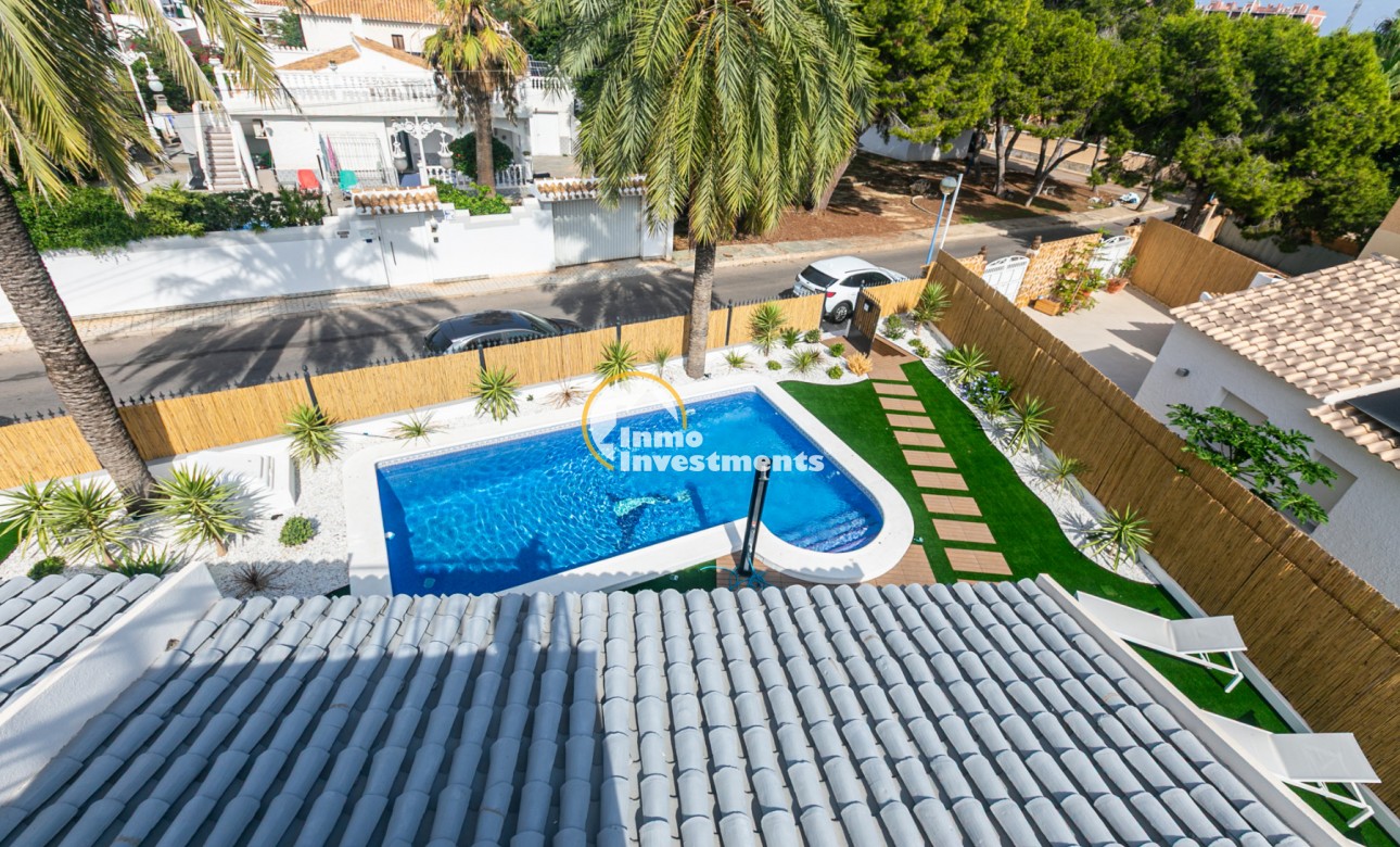 Bestaande bouw - Half vrijstaande villa - Torrevieja - Punta prima