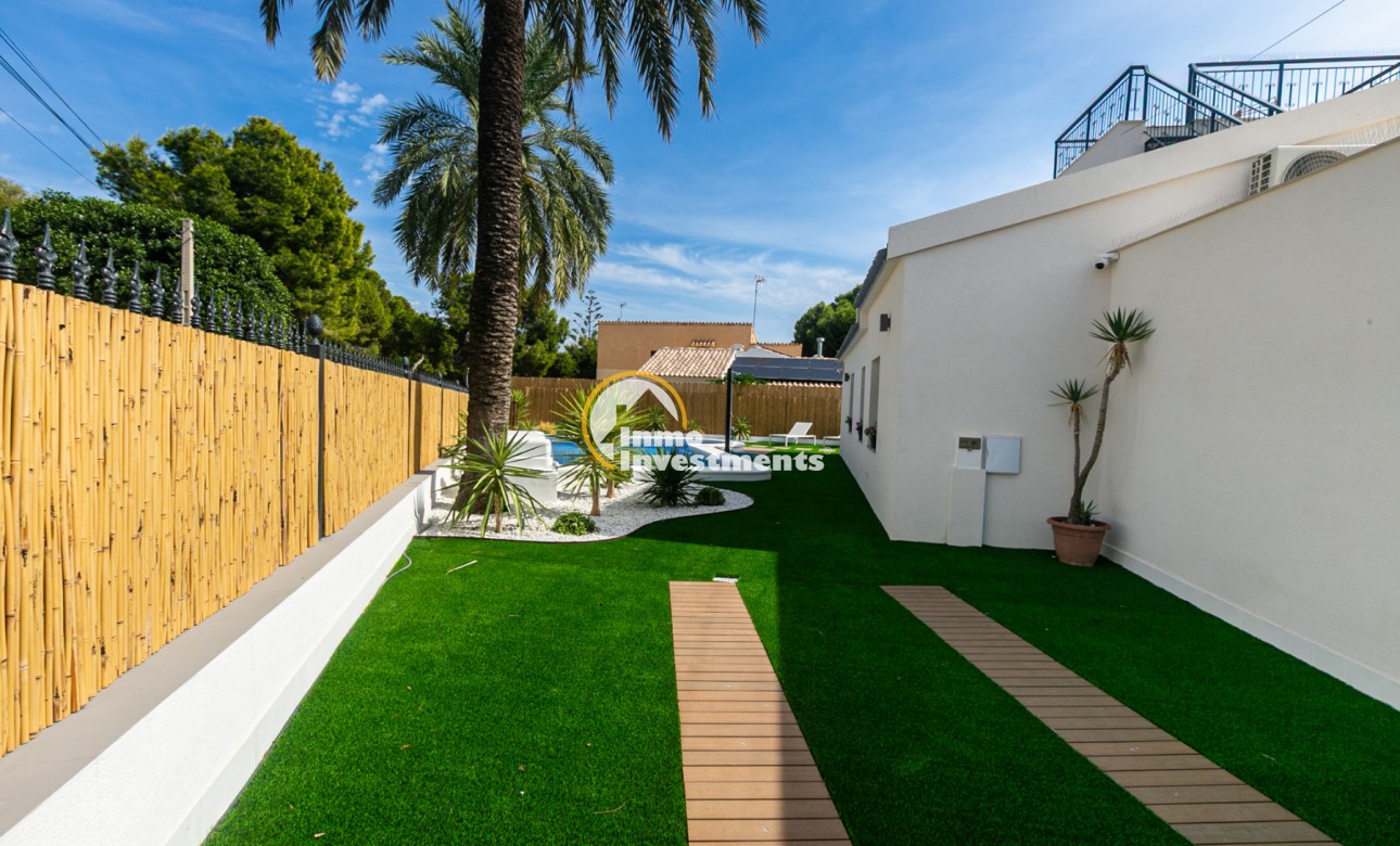 Bestaande bouw - Half vrijstaande villa - Torrevieja - Punta prima