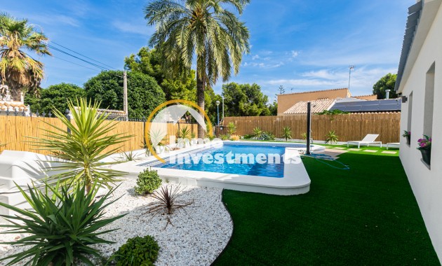 Bestaande bouw - Half vrijstaande villa - Torrevieja - Punta prima