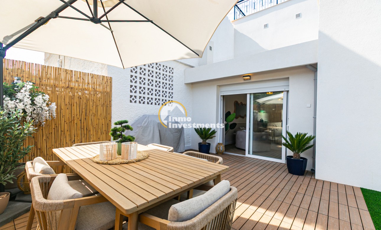 Bestaande bouw - Half vrijstaande villa - Torrevieja - Punta prima