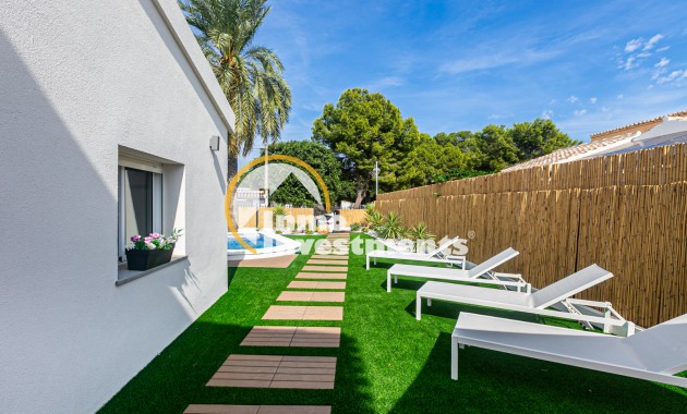Bestaande bouw - Half vrijstaande villa - Torrevieja - Punta prima