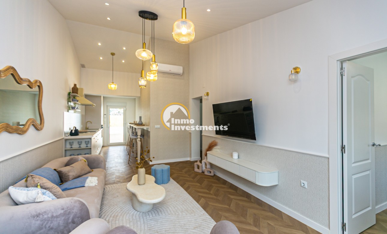 Bestaande bouw - Half vrijstaande villa - Torrevieja - Punta prima