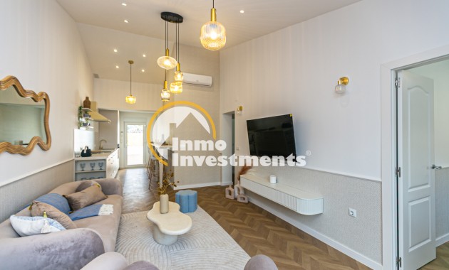 Bestaande bouw - Half vrijstaande villa - Torrevieja - Punta prima