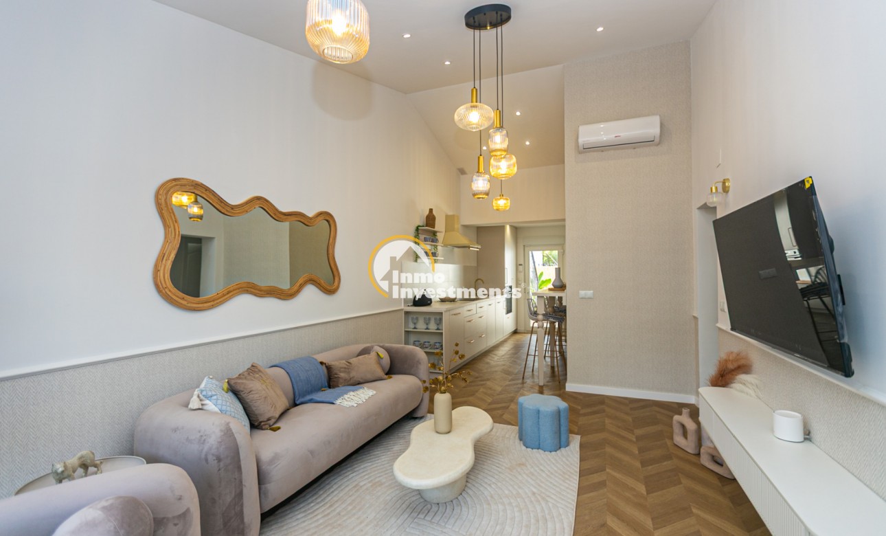 Bestaande bouw - Half vrijstaande villa - Torrevieja - Punta prima