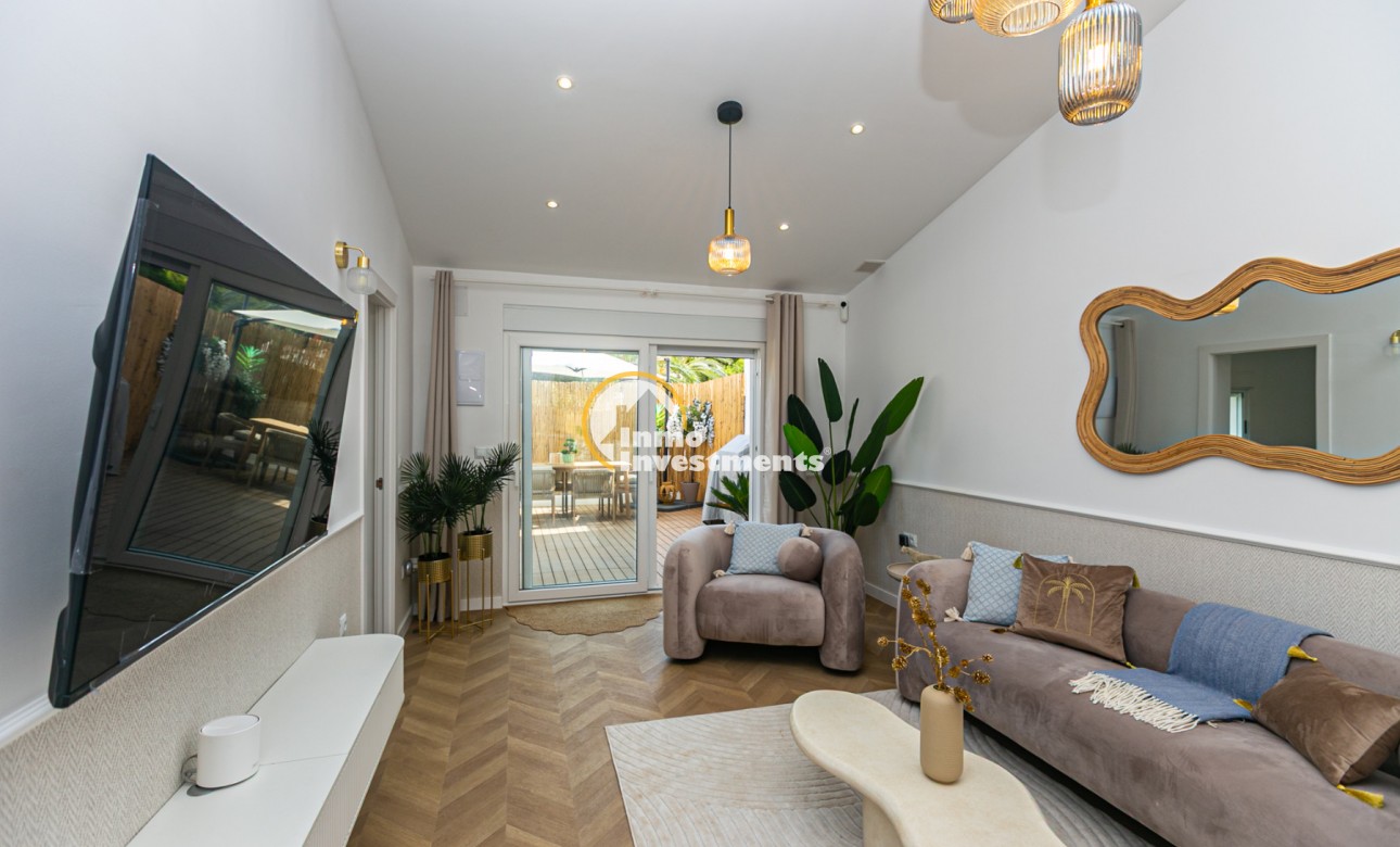 Bestaande bouw - Half vrijstaande villa - Torrevieja - Punta prima