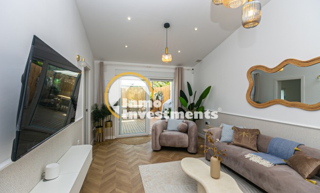 Bestaande bouw - Half vrijstaande villa - Torrevieja - Punta prima