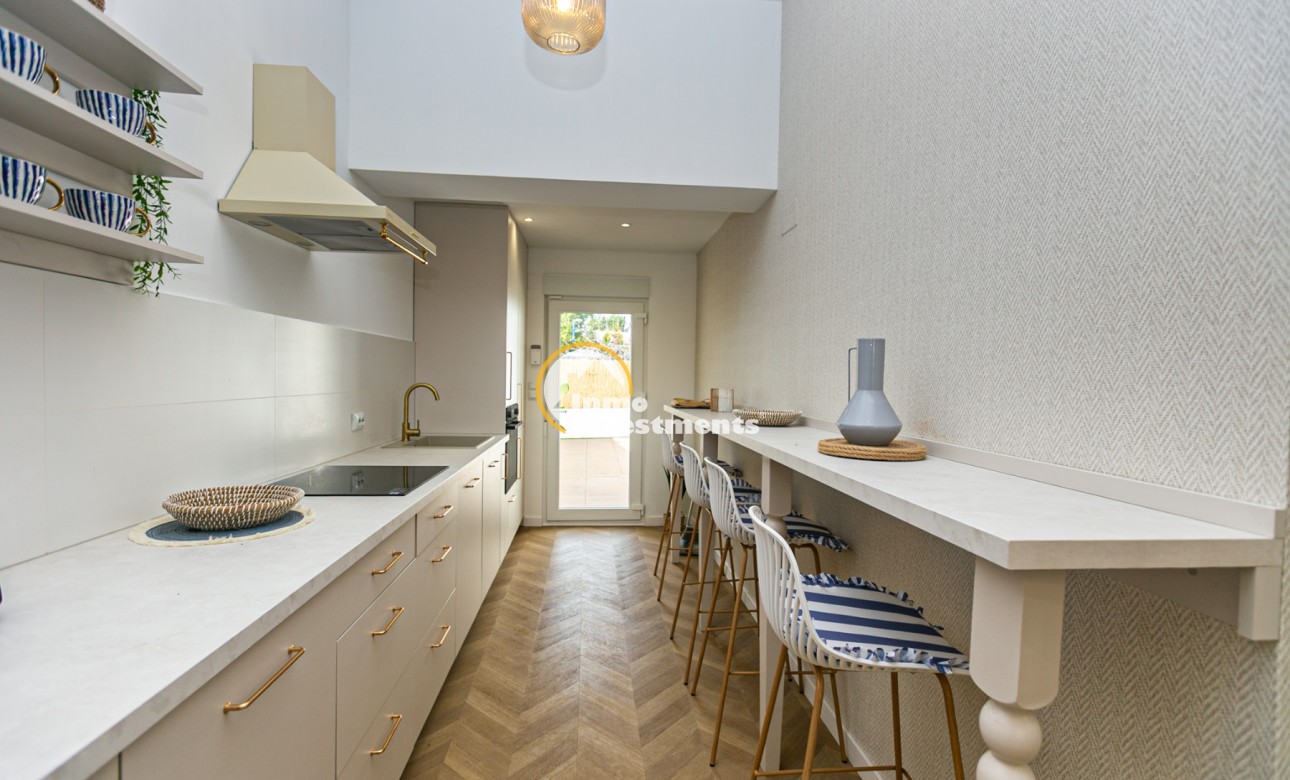 Bestaande bouw - Half vrijstaande villa - Torrevieja - Punta prima
