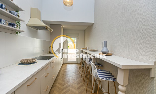 Bestaande bouw - Half vrijstaande villa - Torrevieja - Punta prima