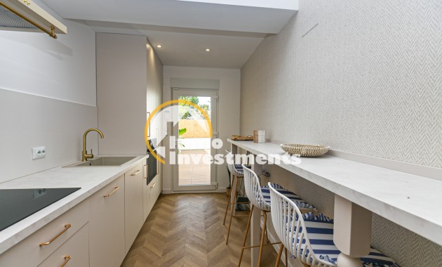 Bestaande bouw - Half vrijstaande villa - Torrevieja - Punta prima