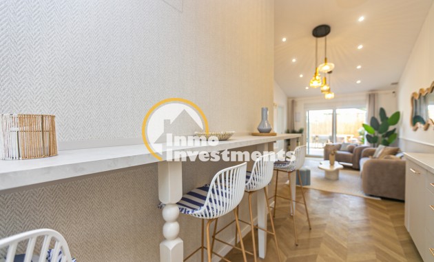Bestaande bouw - Half vrijstaande villa - Torrevieja - Punta prima