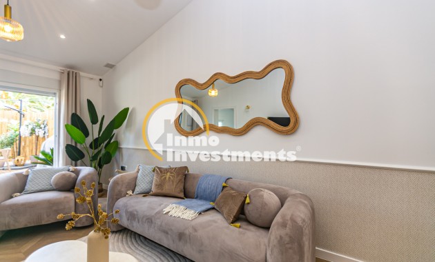 Bestaande bouw - Half vrijstaande villa - Torrevieja - Punta prima