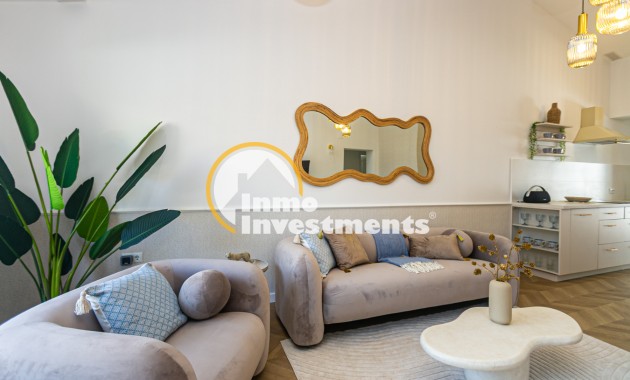Bestaande bouw - Half vrijstaande villa - Torrevieja - Punta prima