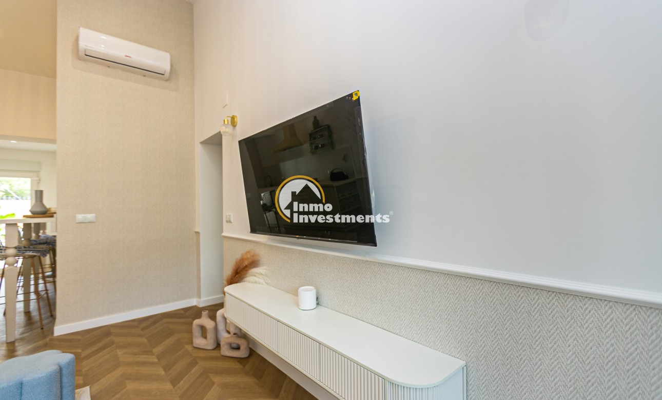 Bestaande bouw - Half vrijstaande villa - Torrevieja - Punta prima