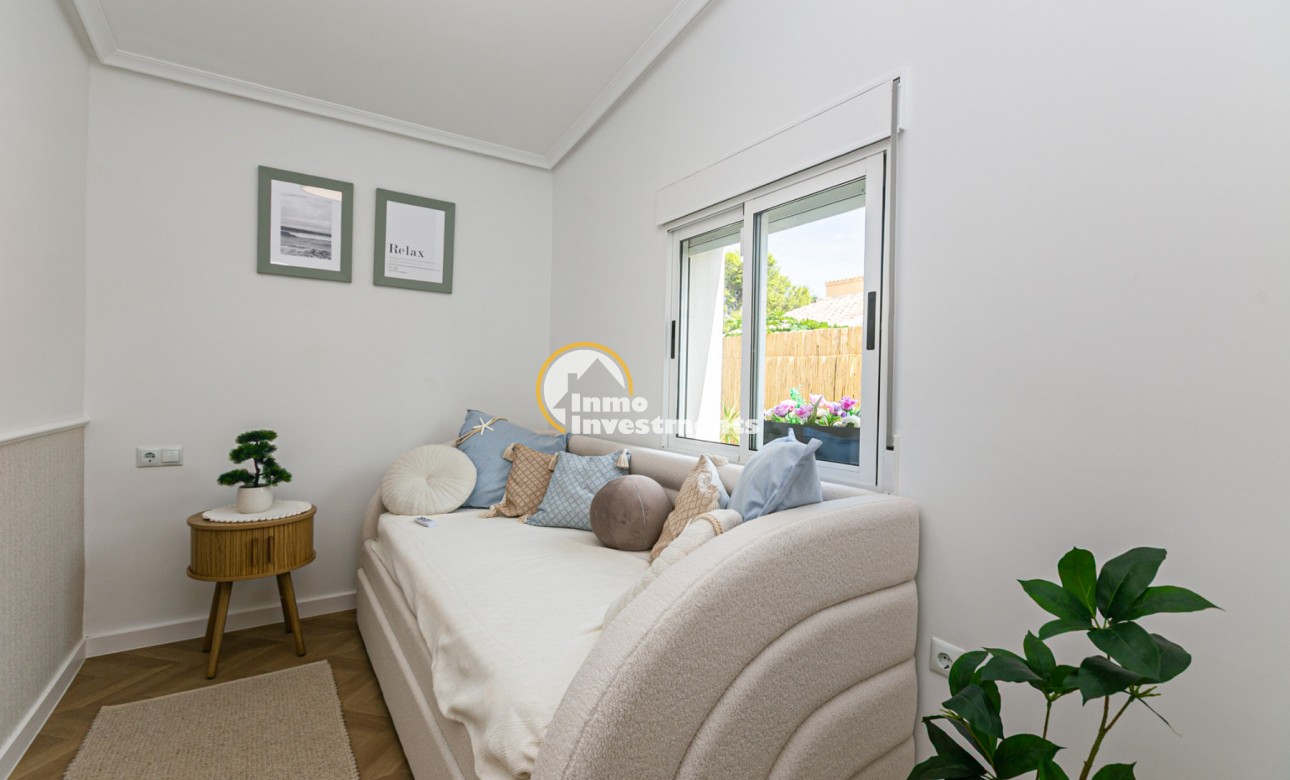 Bestaande bouw - Half vrijstaande villa - Torrevieja - Punta prima