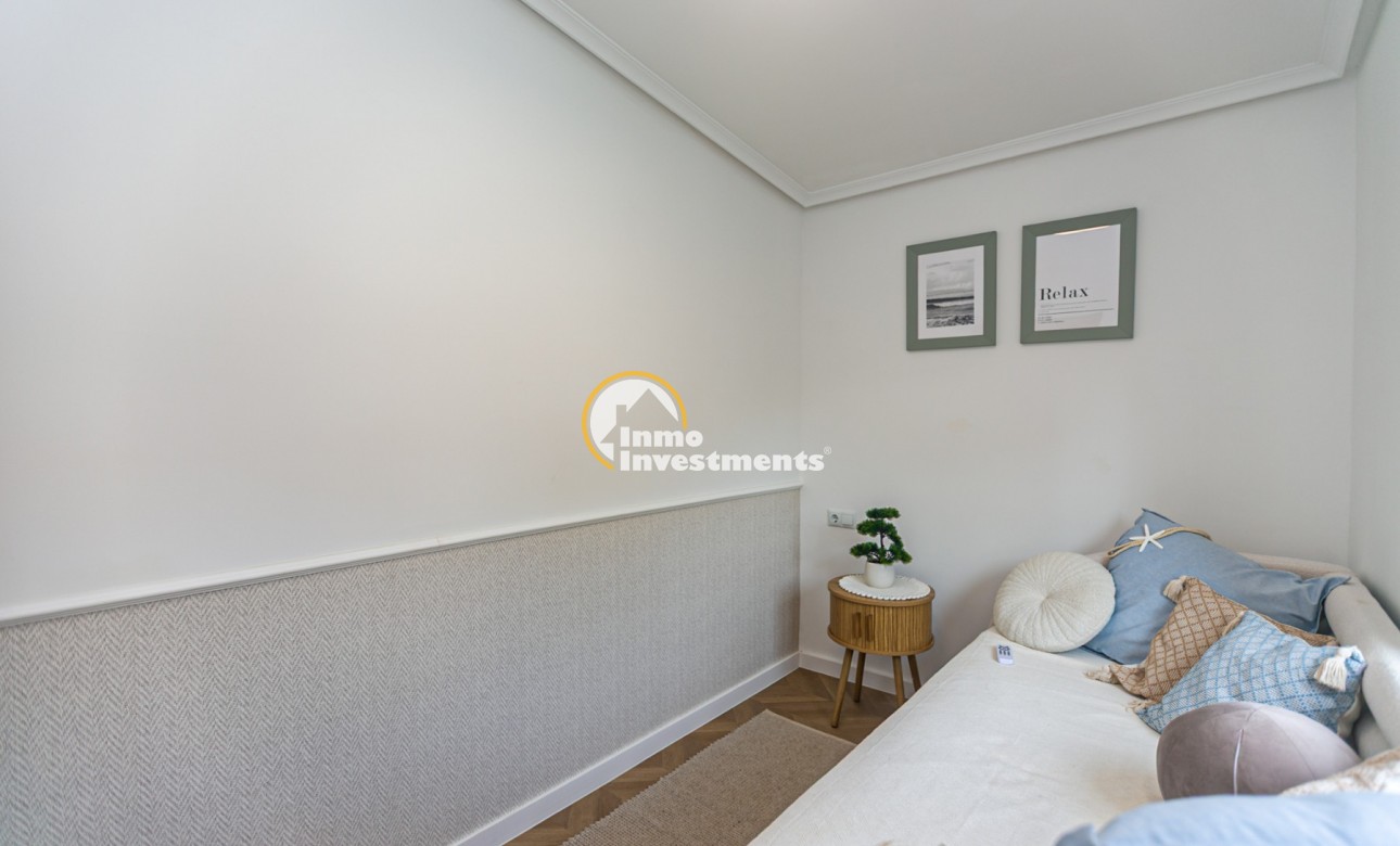 Bestaande bouw - Half vrijstaande villa - Torrevieja - Punta prima