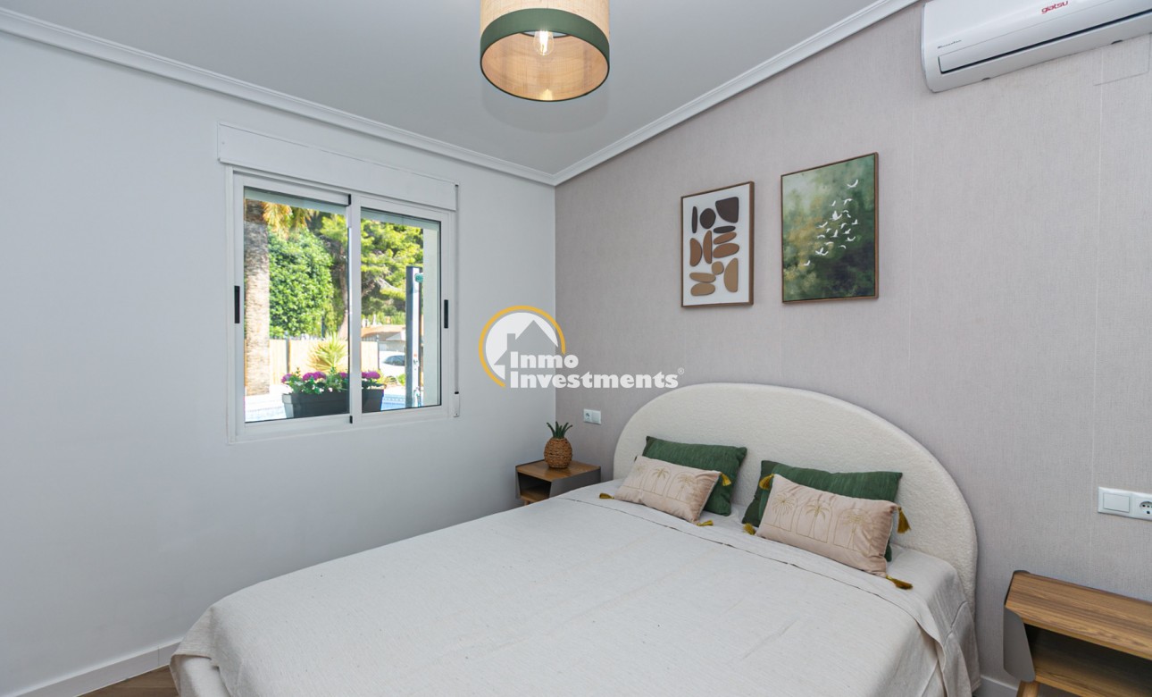 Bestaande bouw - Half vrijstaande villa - Torrevieja - Punta prima