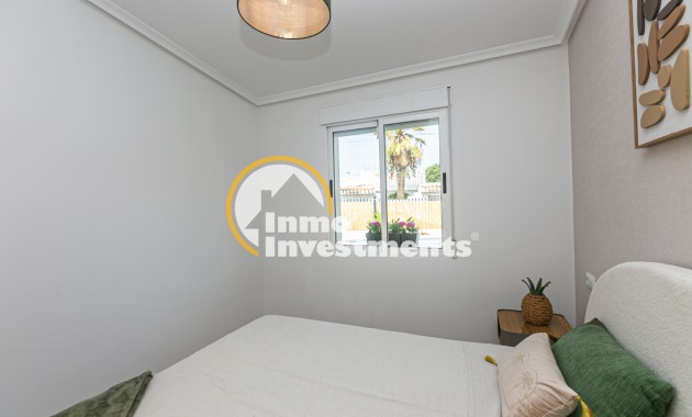 Bestaande bouw - Half vrijstaande villa - Torrevieja - Punta prima