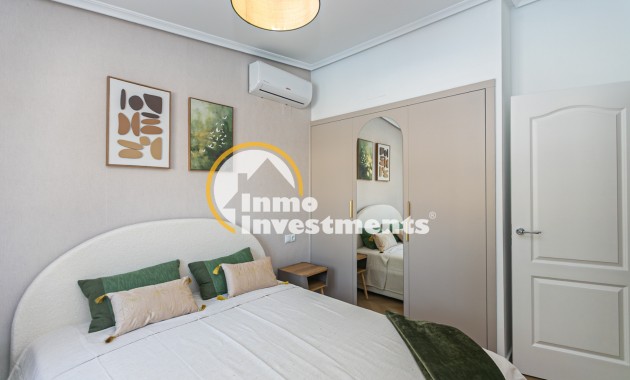 Bestaande bouw - Half vrijstaande villa - Torrevieja - Punta prima