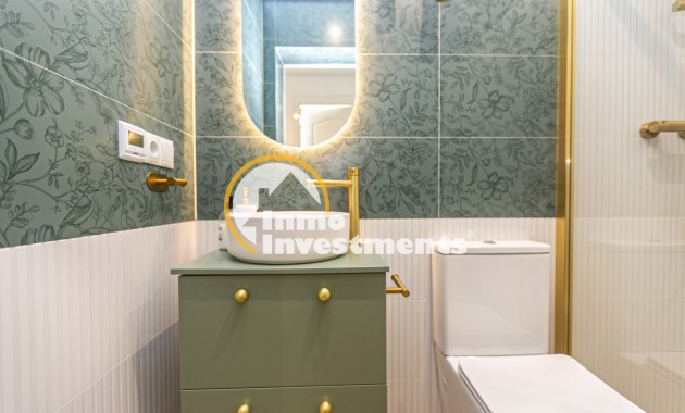 Bestaande bouw - Half vrijstaande villa - Torrevieja - Punta prima