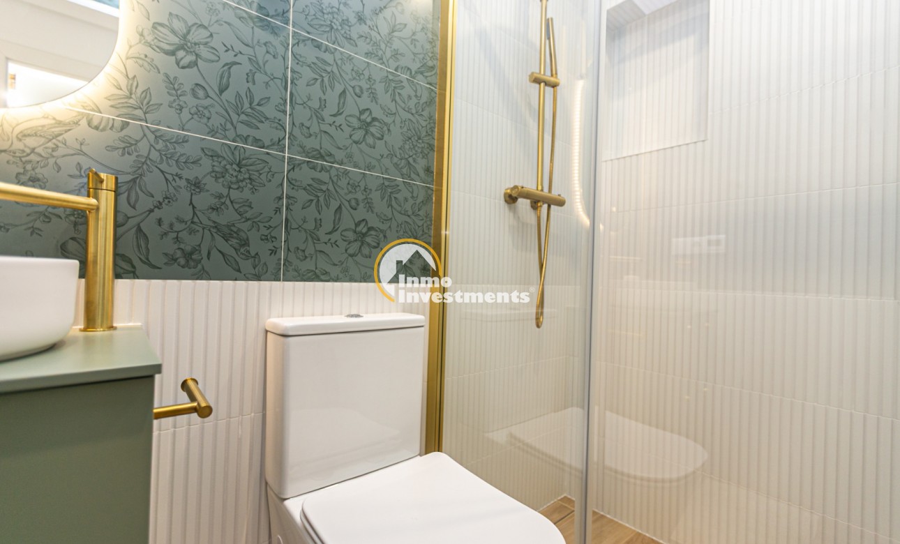 Bestaande bouw - Half vrijstaande villa - Torrevieja - Punta prima