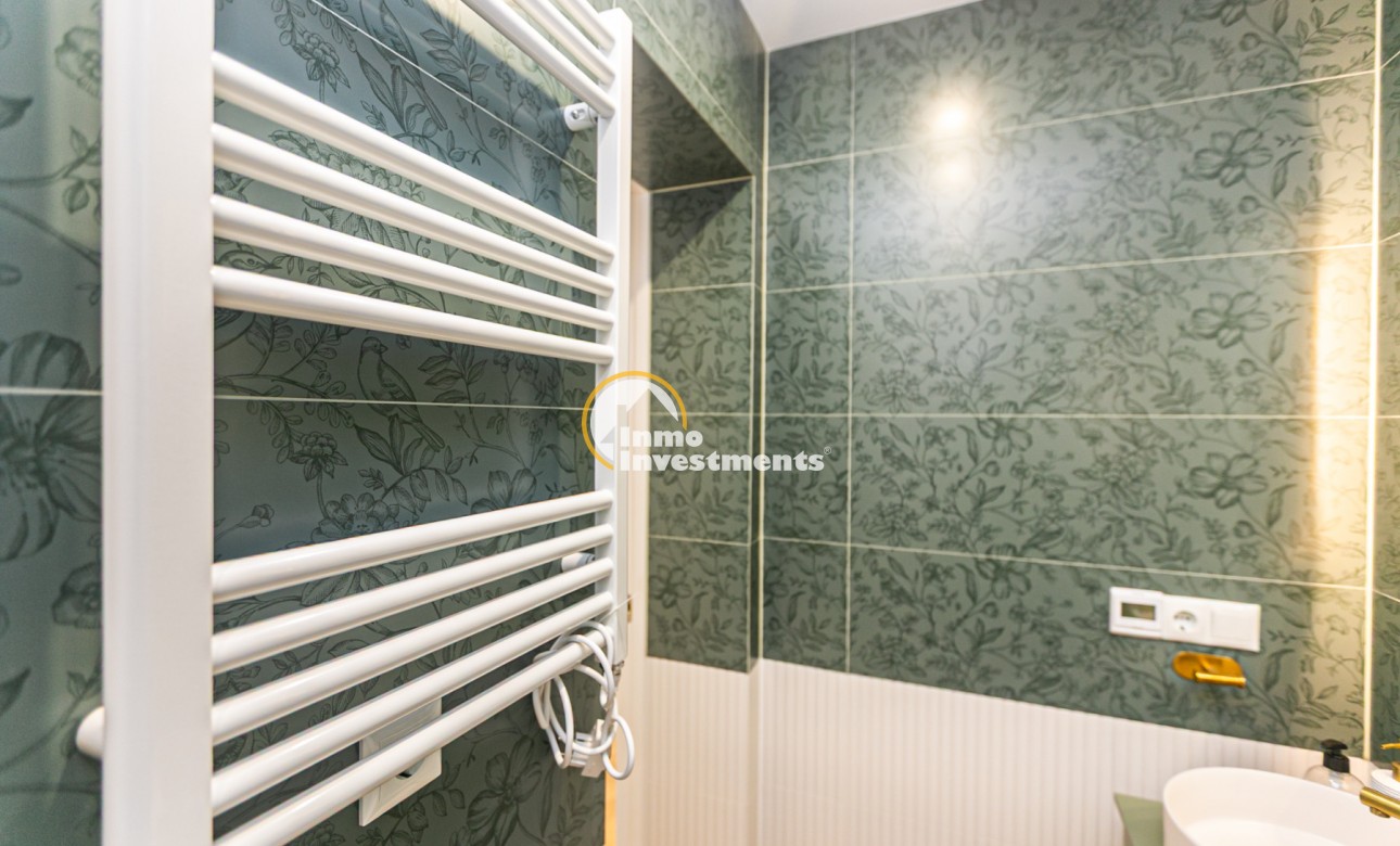 Bestaande bouw - Half vrijstaande villa - Torrevieja - Punta prima
