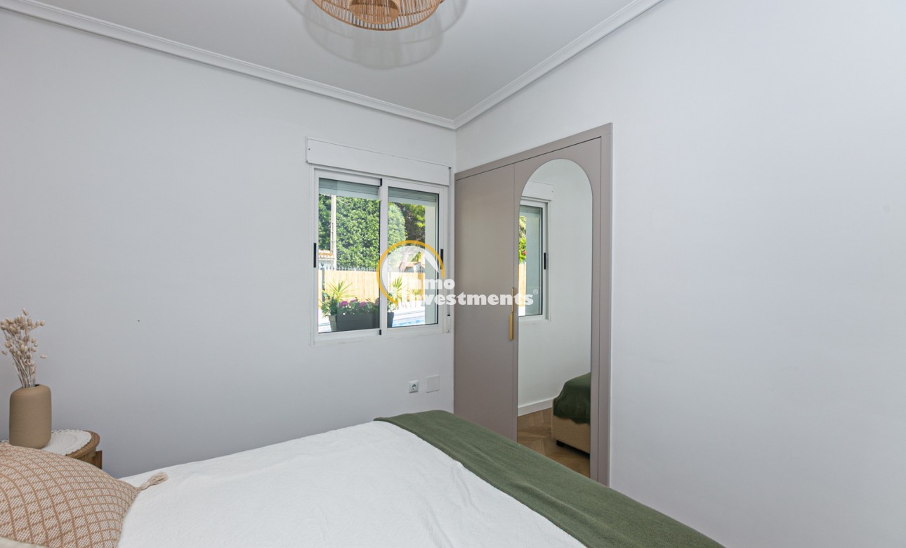 Bestaande bouw - Half vrijstaande villa - Torrevieja - Punta prima