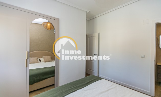 Bestaande bouw - Half vrijstaande villa - Torrevieja - Punta prima