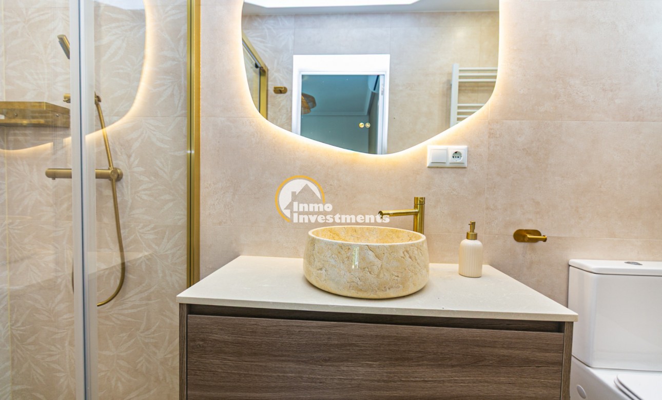 Bestaande bouw - Half vrijstaande villa - Torrevieja - Punta prima