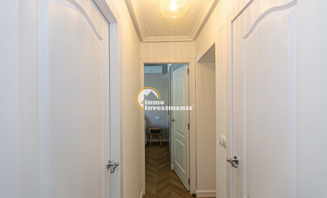 Bestaande bouw - Half vrijstaande villa - Torrevieja - Punta prima