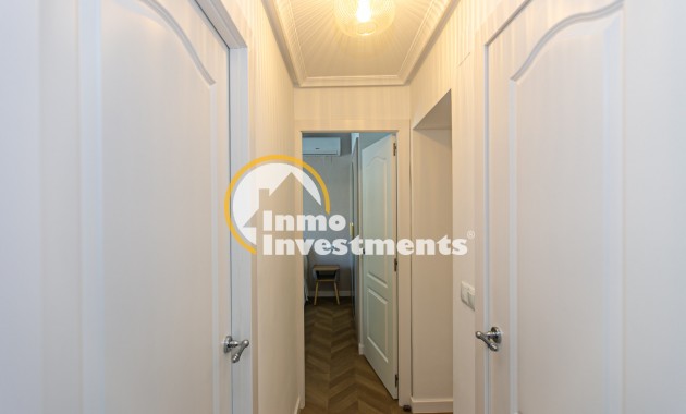 Bestaande bouw - Half vrijstaande villa - Torrevieja - Punta prima