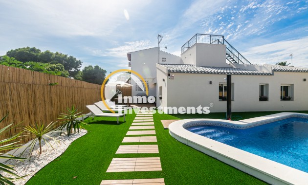Bestaande bouw - Half vrijstaande villa - Torrevieja - Punta prima