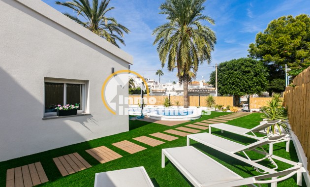 Bestaande bouw - Half vrijstaande villa - Torrevieja - Punta prima