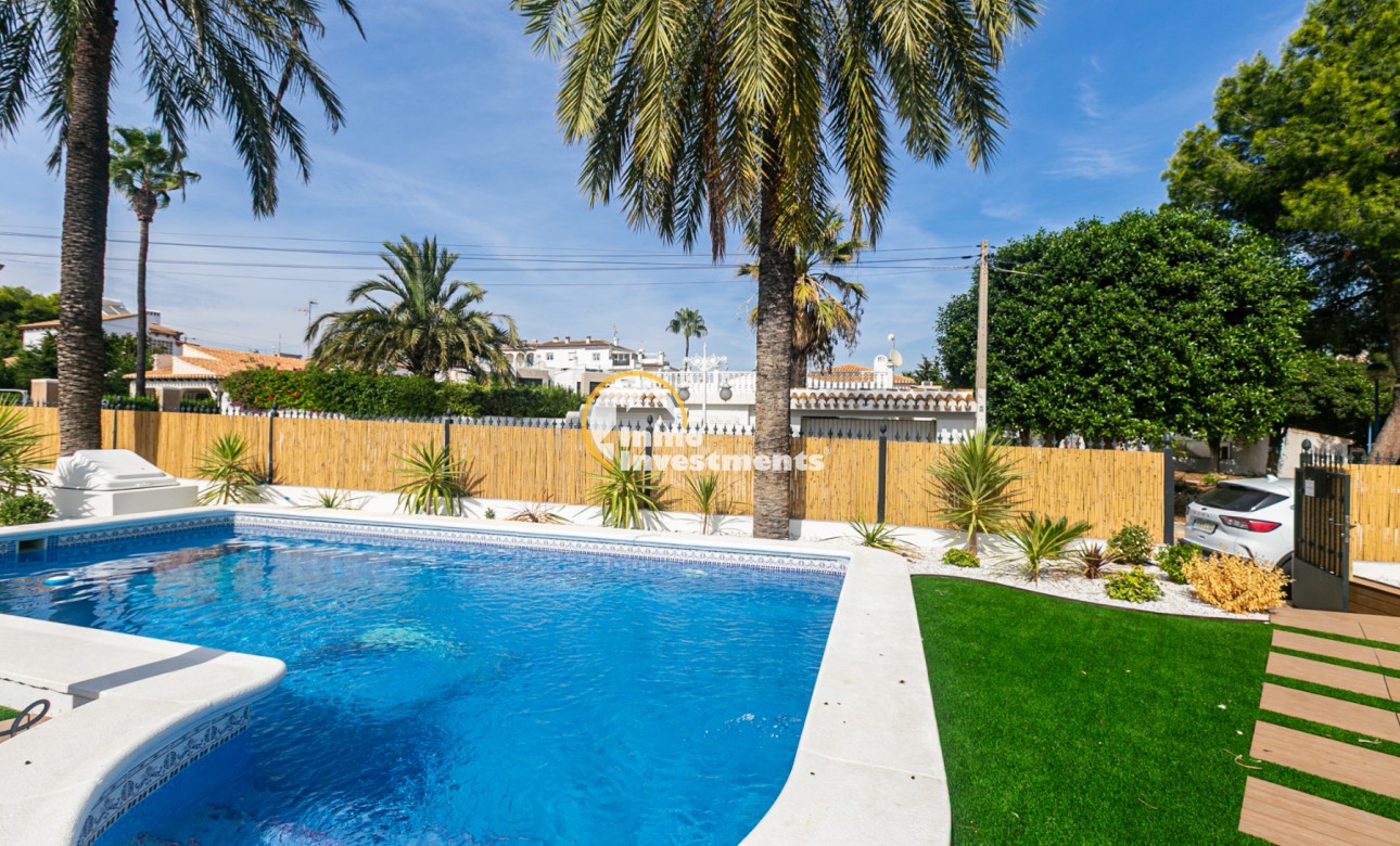 Bestaande bouw - Half vrijstaande villa - Torrevieja - Punta prima