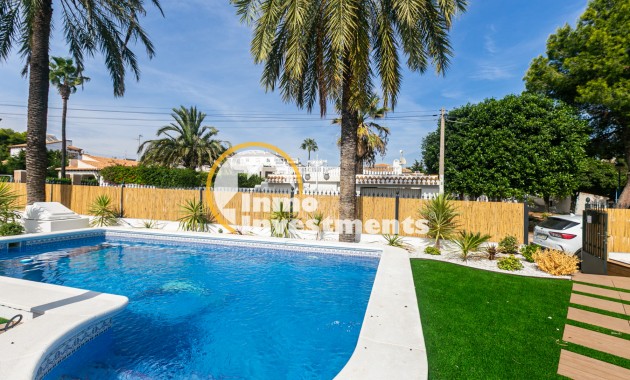 Bestaande bouw - Half vrijstaande villa - Torrevieja - Punta prima