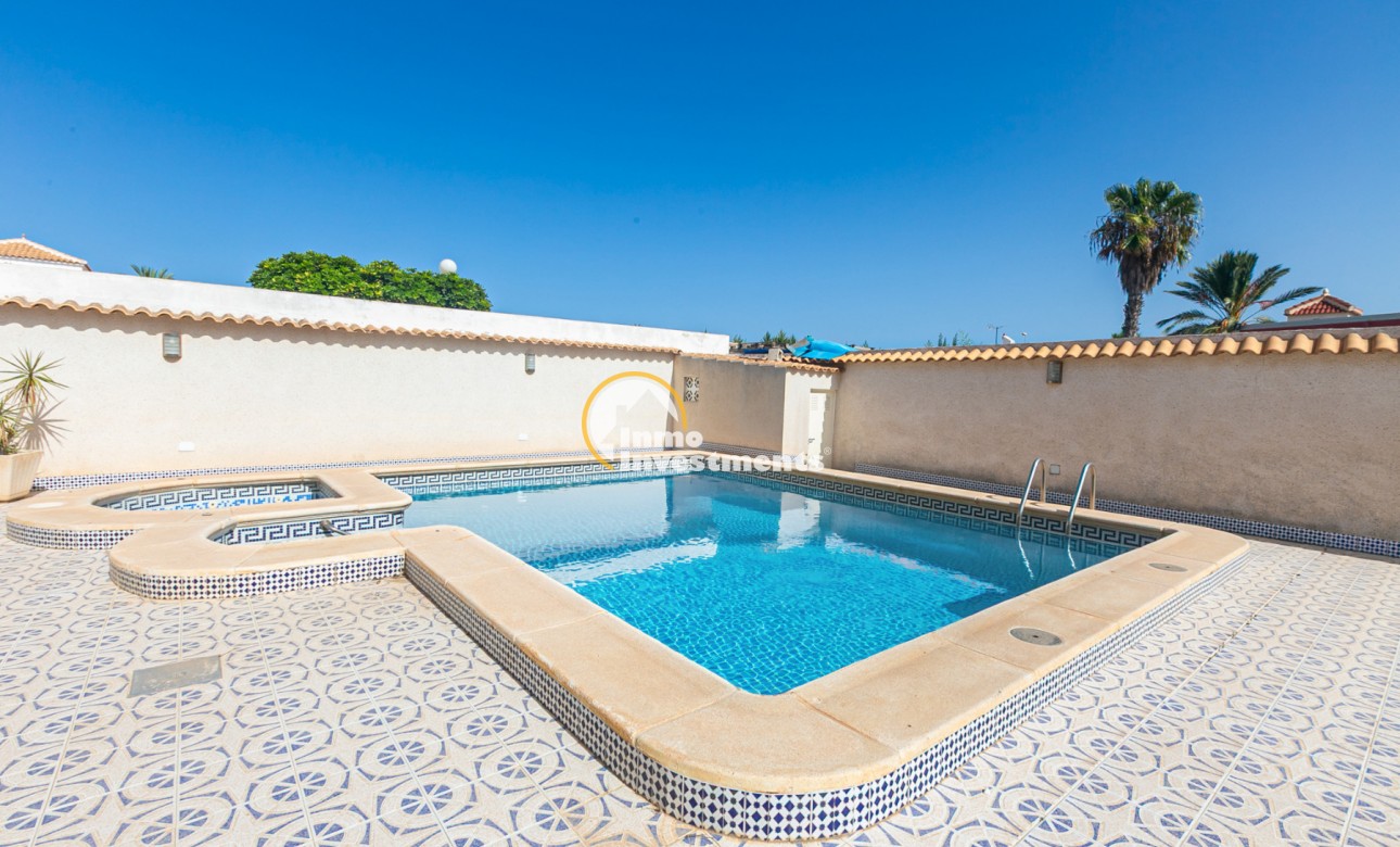 Resale - Villa - La Florida
