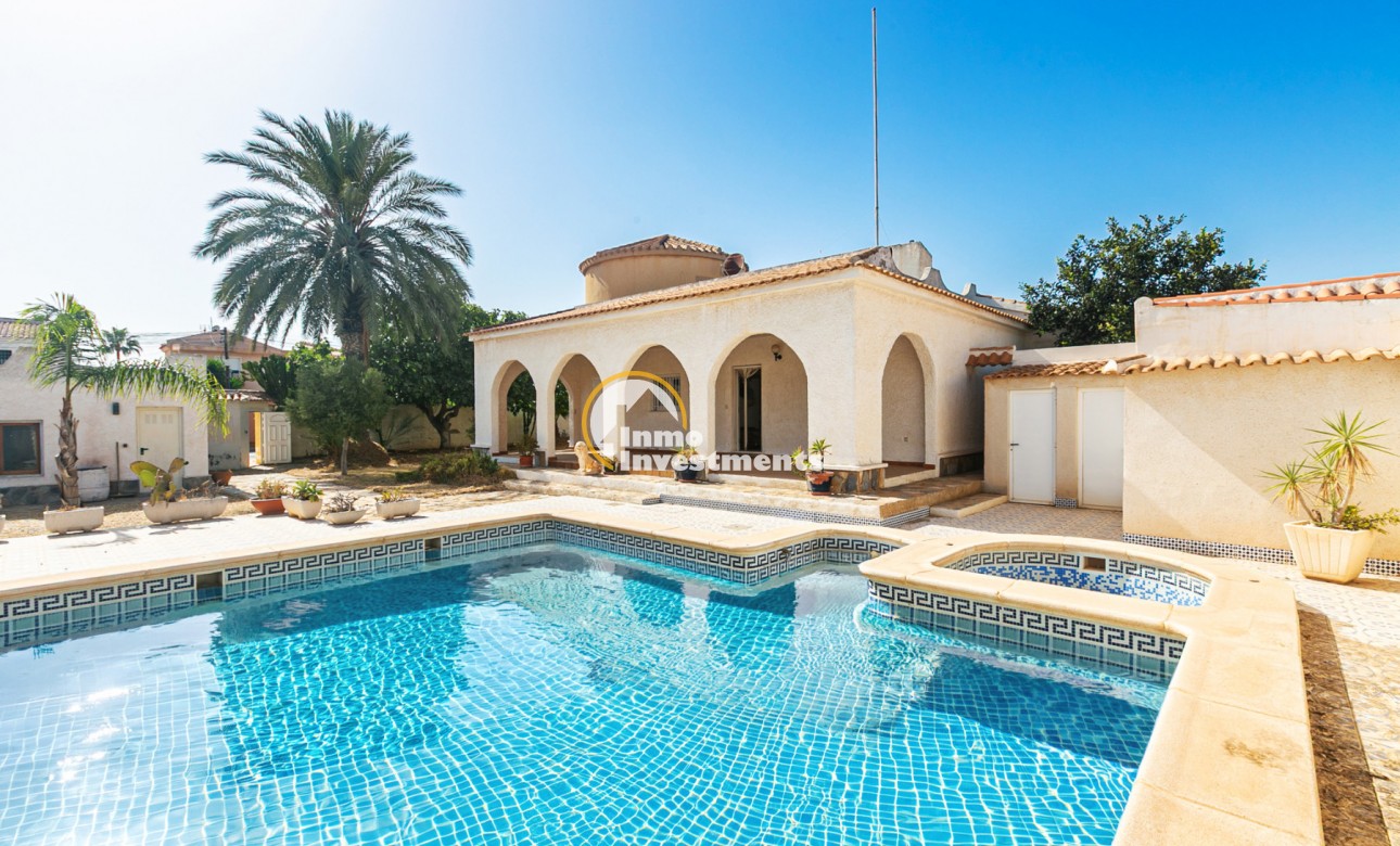 Resale - Villa - La Florida