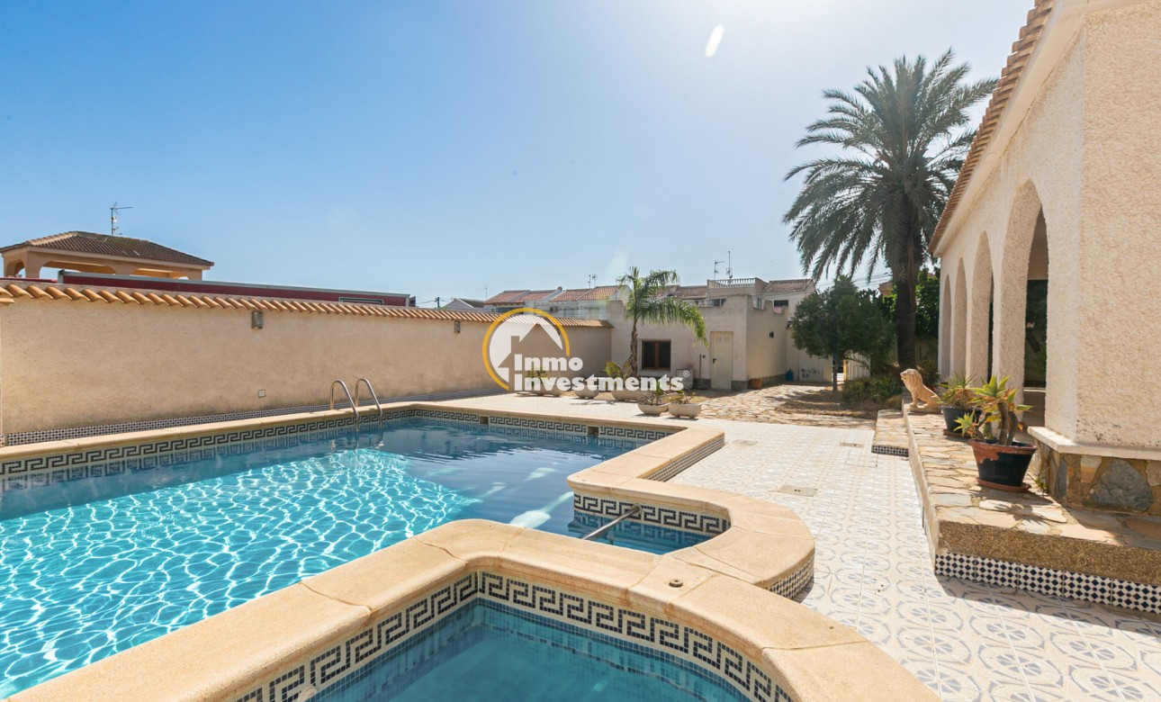 Resale - Villa - La Florida