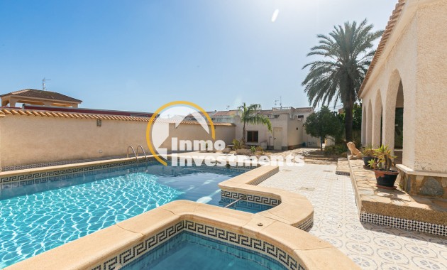 Resale - Villa - La Florida