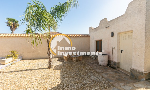 Resale - Villa - La Florida