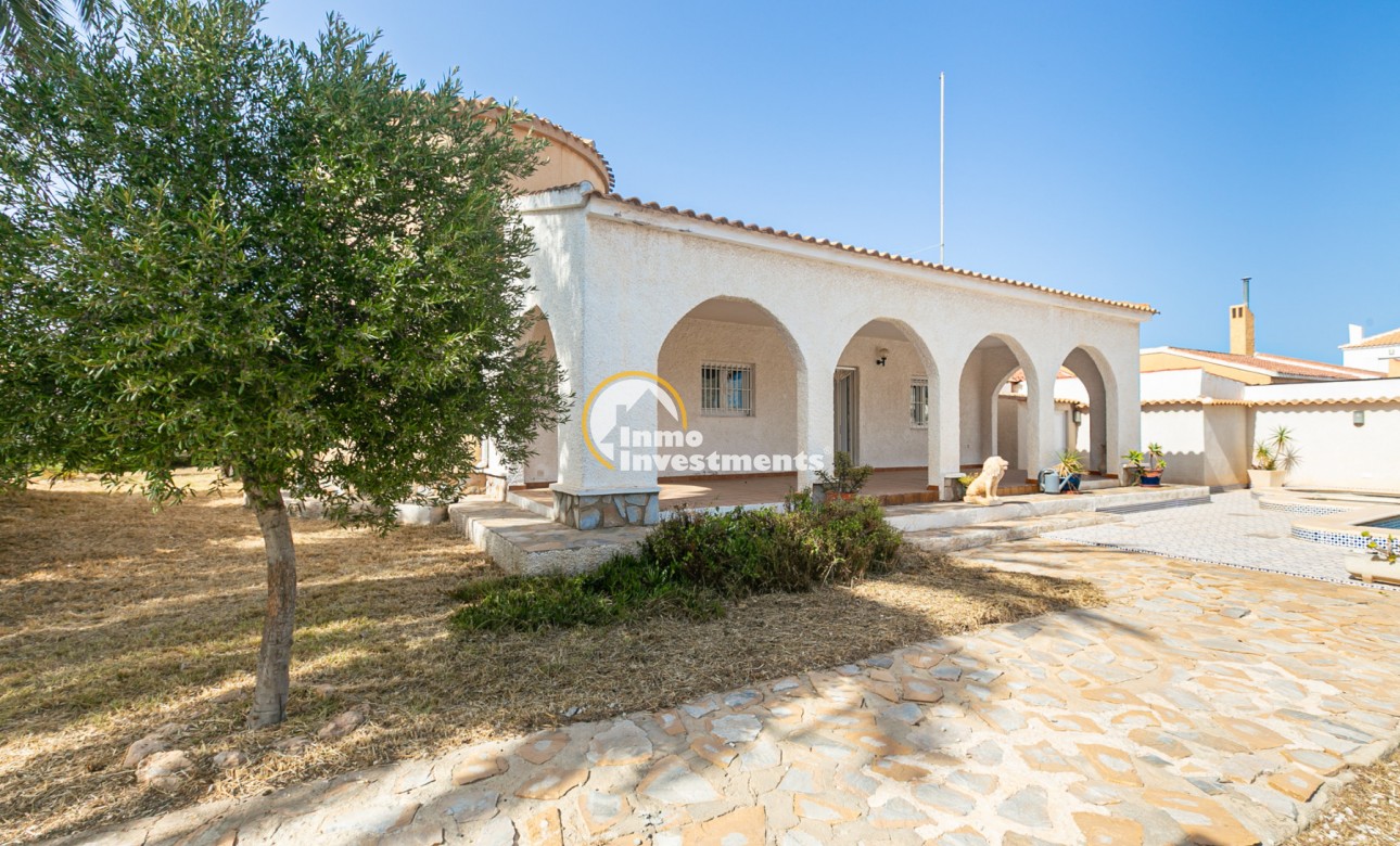 Resale - Villa - La Florida