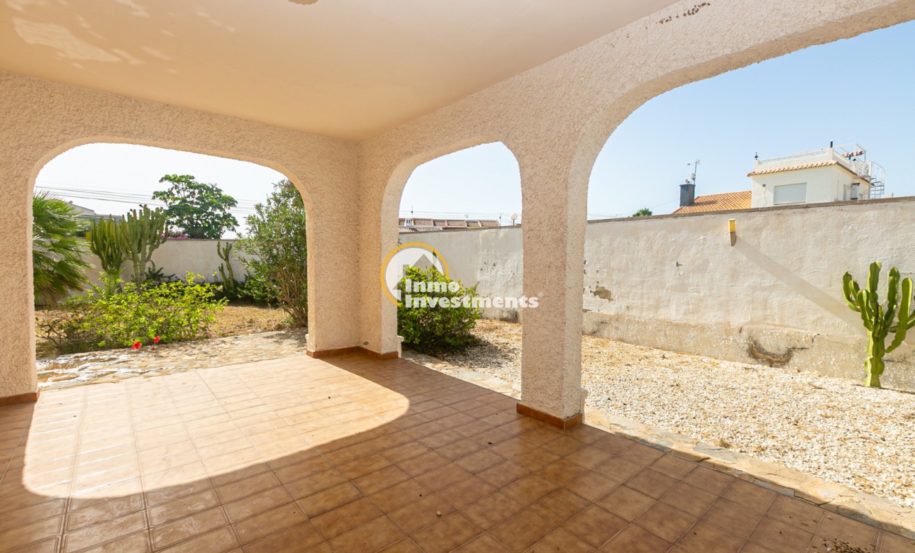 Resale - Villa - La Florida