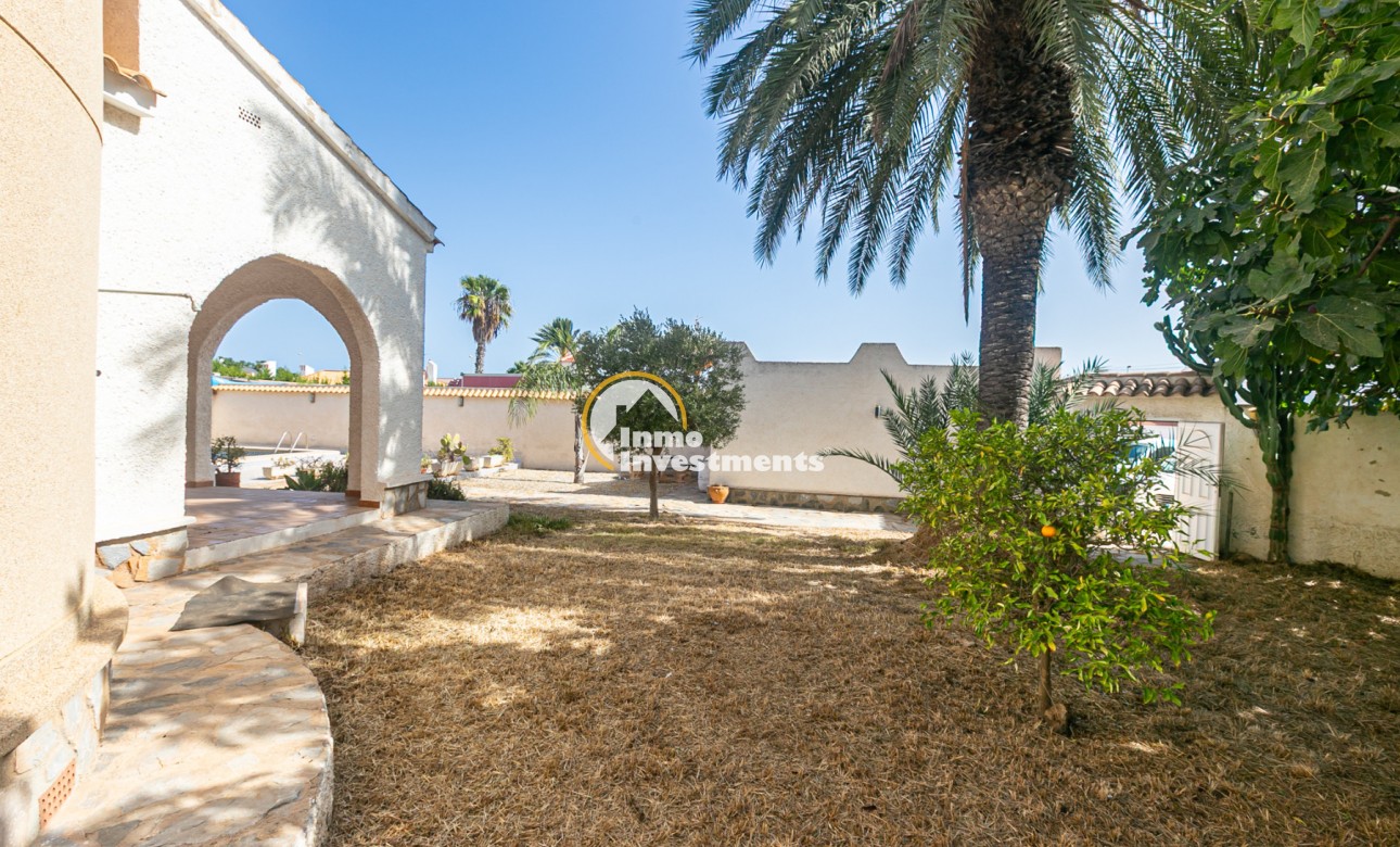 Resale - Villa - La Florida