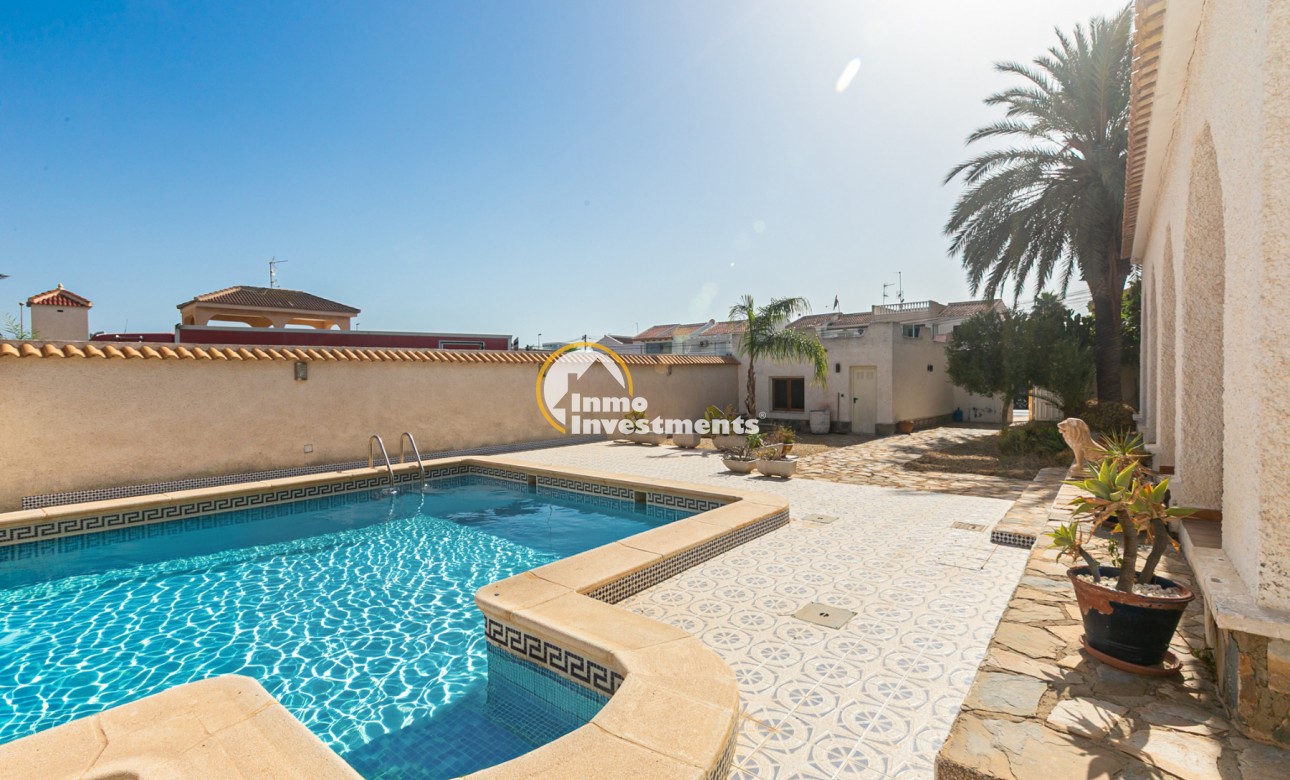 Resale - Villa - La Florida