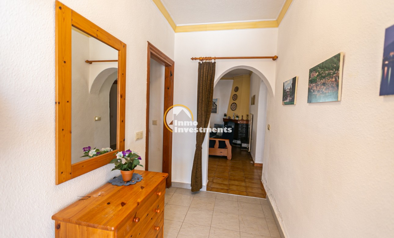 Resale - Villa - La Florida