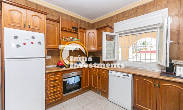 Resale - Villa - La Florida