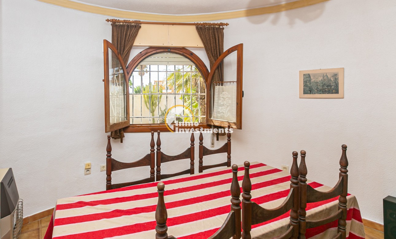 Resale - Villa - La Florida