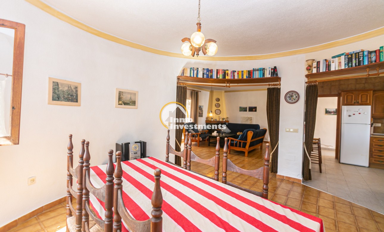 Resale - Villa - La Florida